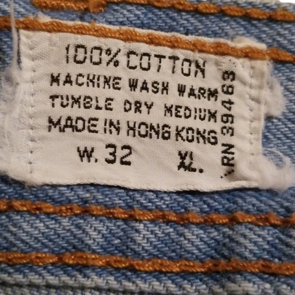 Authentic Vintage Shorts Size 32 - Picture 6 of 7